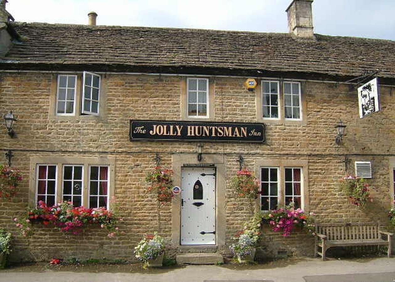 ホテル The Jolly Huntsman チッペナム エクステリア 写真